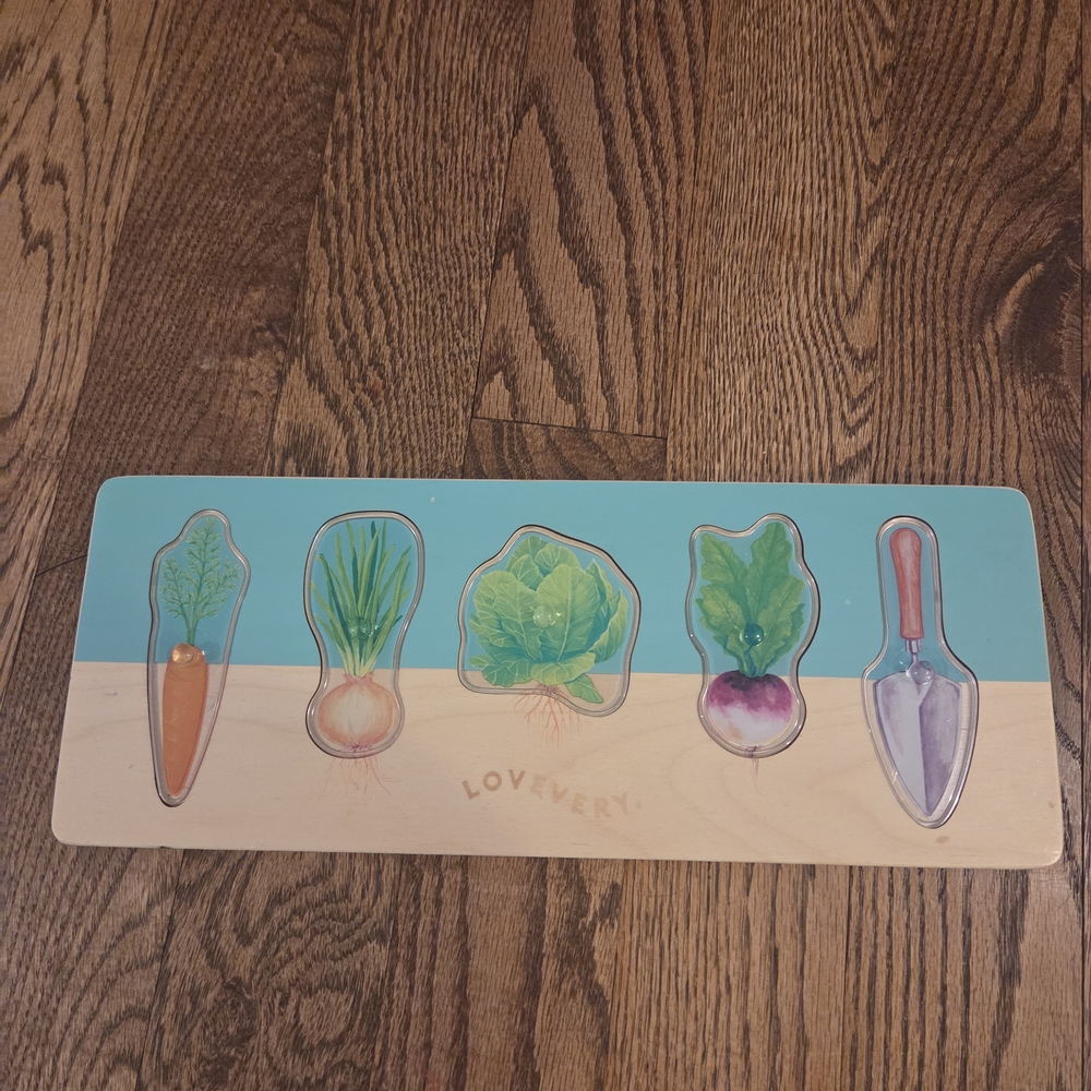 Lovevery - Wooden Community Vegtable Garden Puzzle - Toddler (15-17 Months)